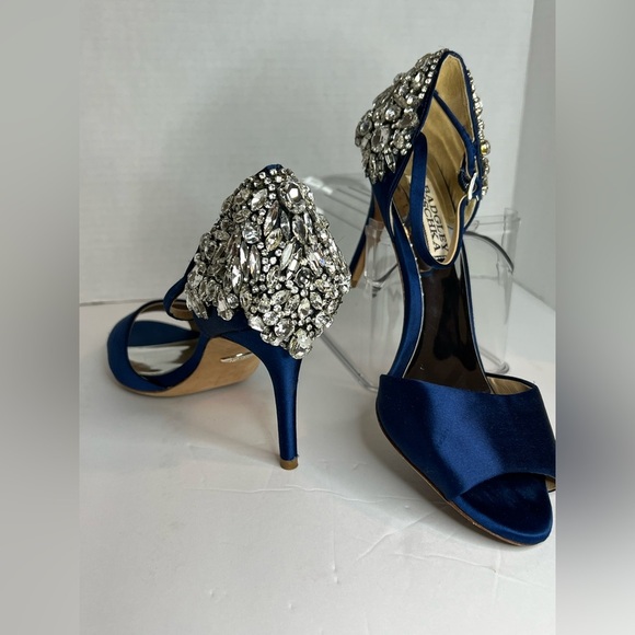 Badgley Mischka
Dawn d'Orsay Evening Sandals - Picture 6 of 16